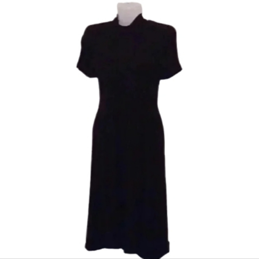 - Nice silhouette black dress Women's Size XSmall